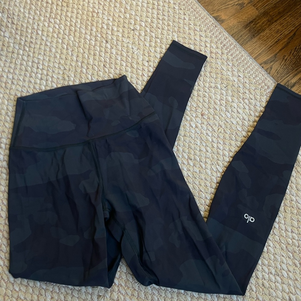 Alo Yoga Black Camouflage Leggings